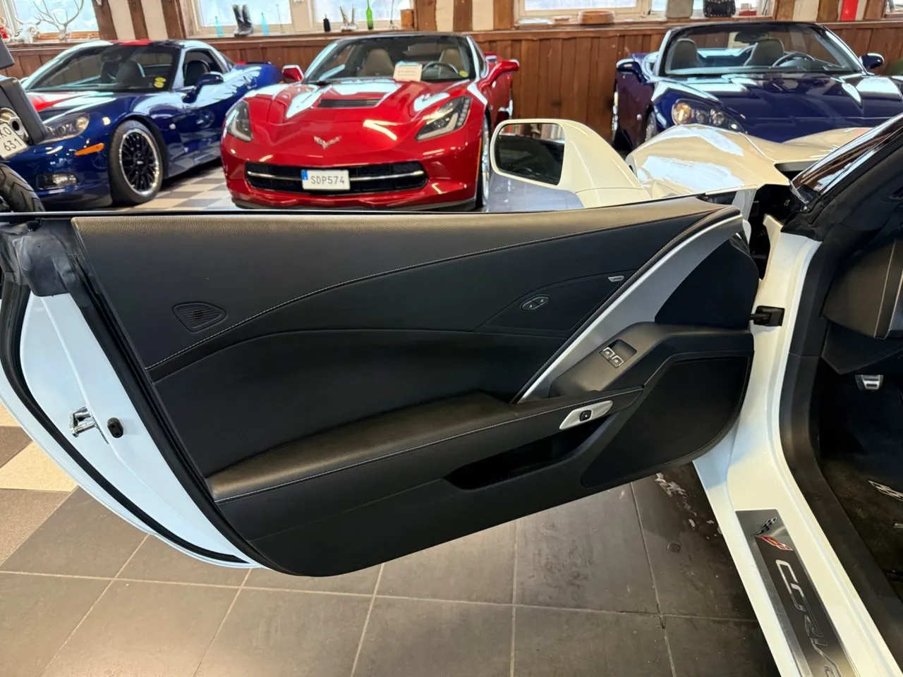 Vehicle image 25