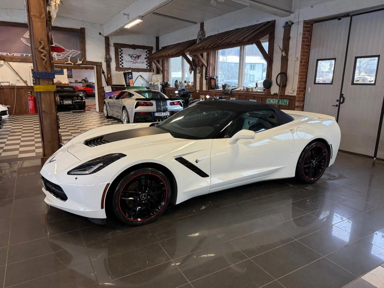 Vehicle image 13