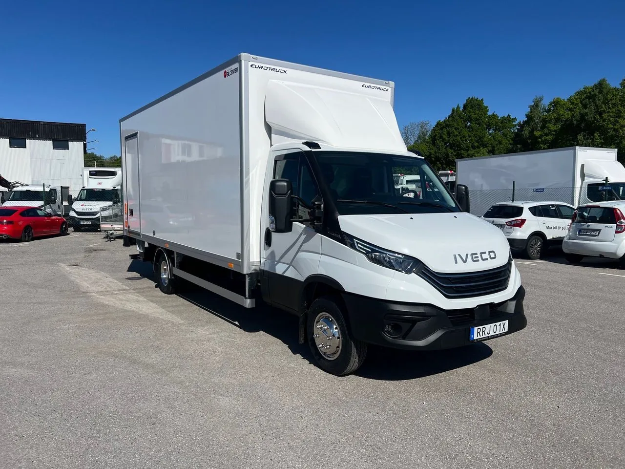 Vehicle image 19