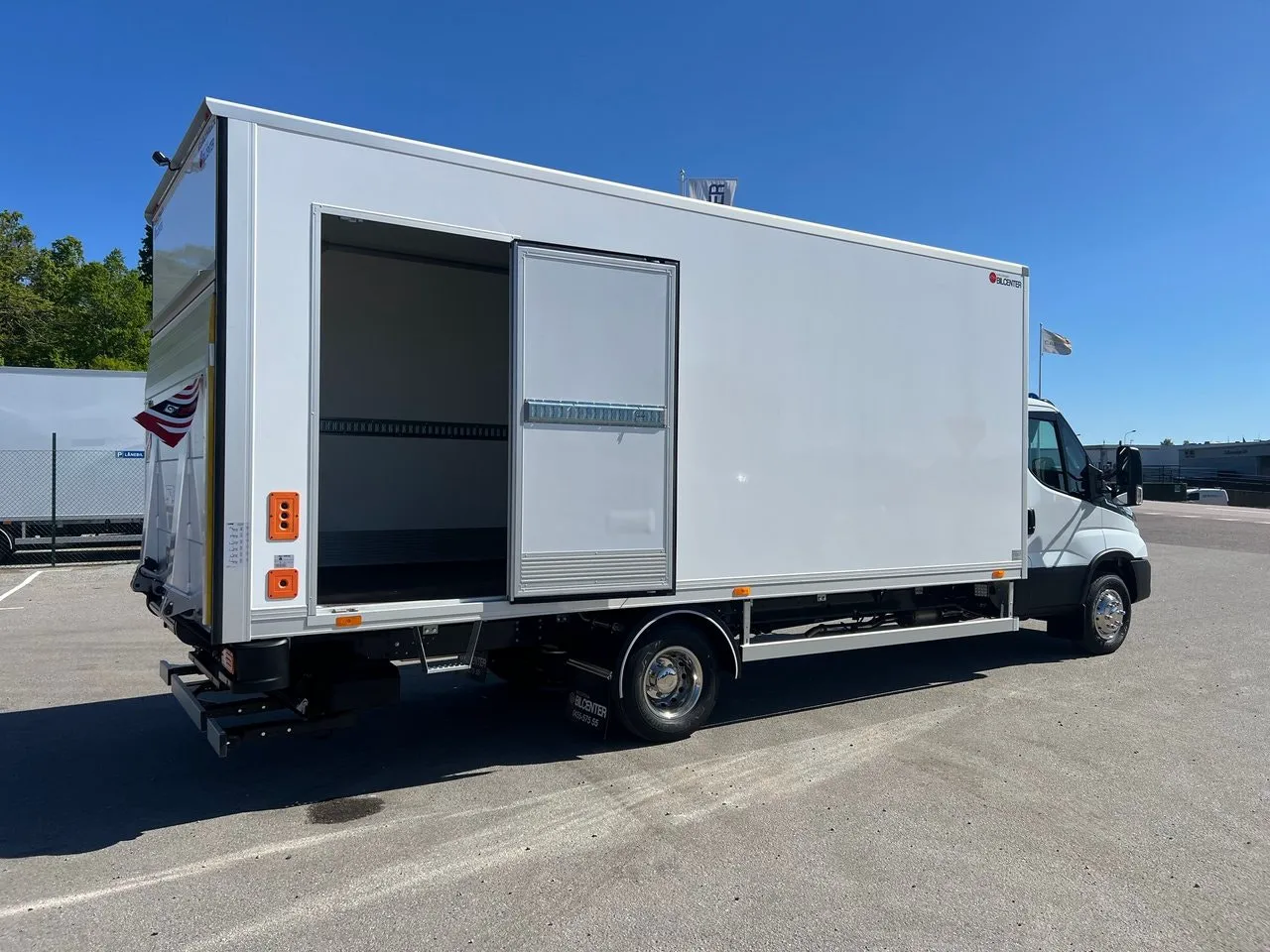Vehicle image 35