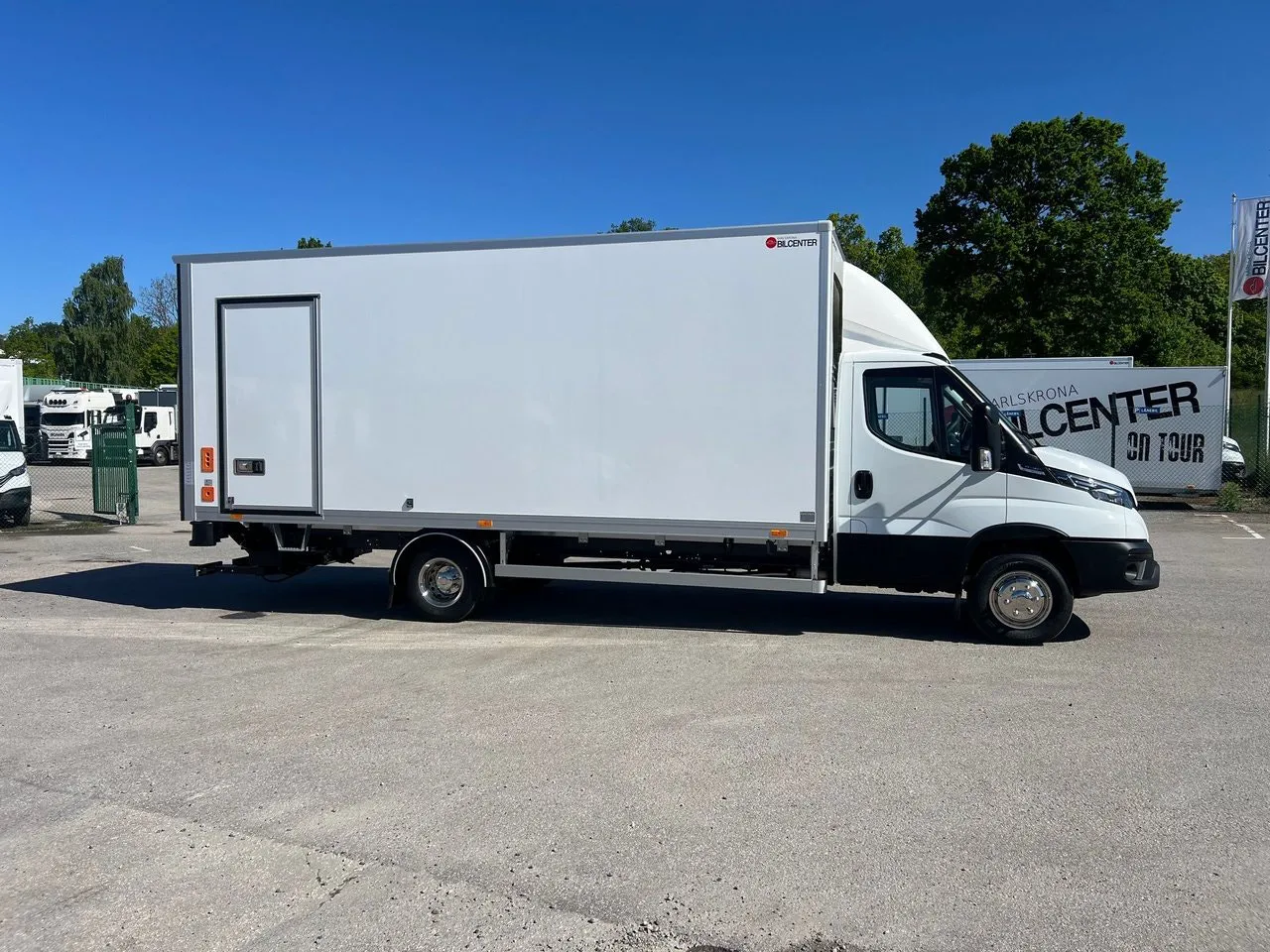 Vehicle image 21