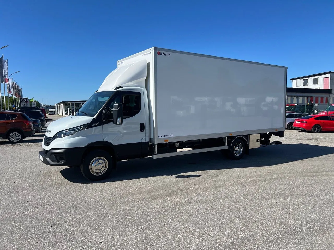 Vehicle image 11