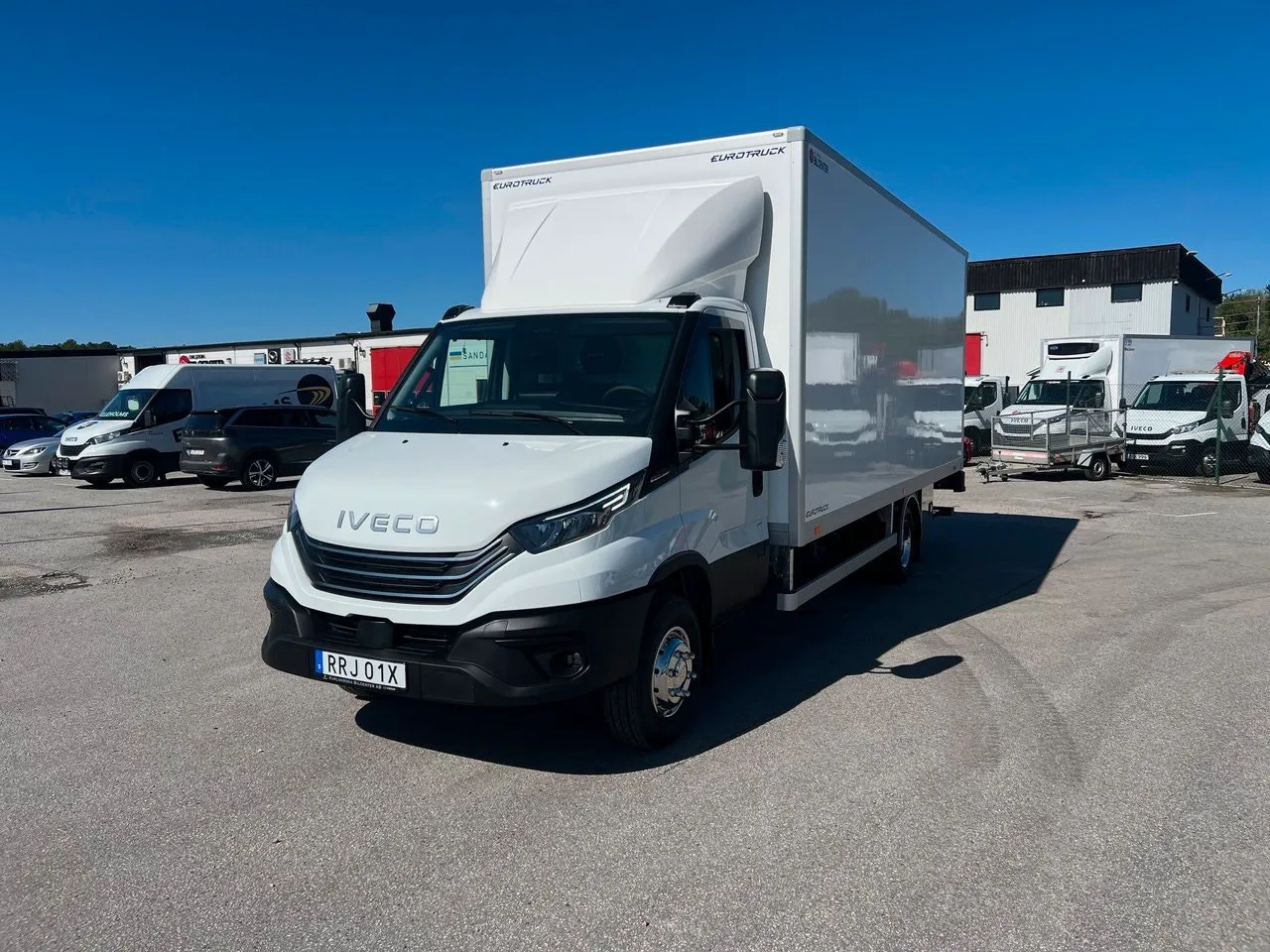 Vehicle image 13