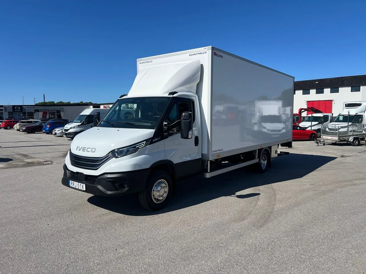 Vehicle image 12