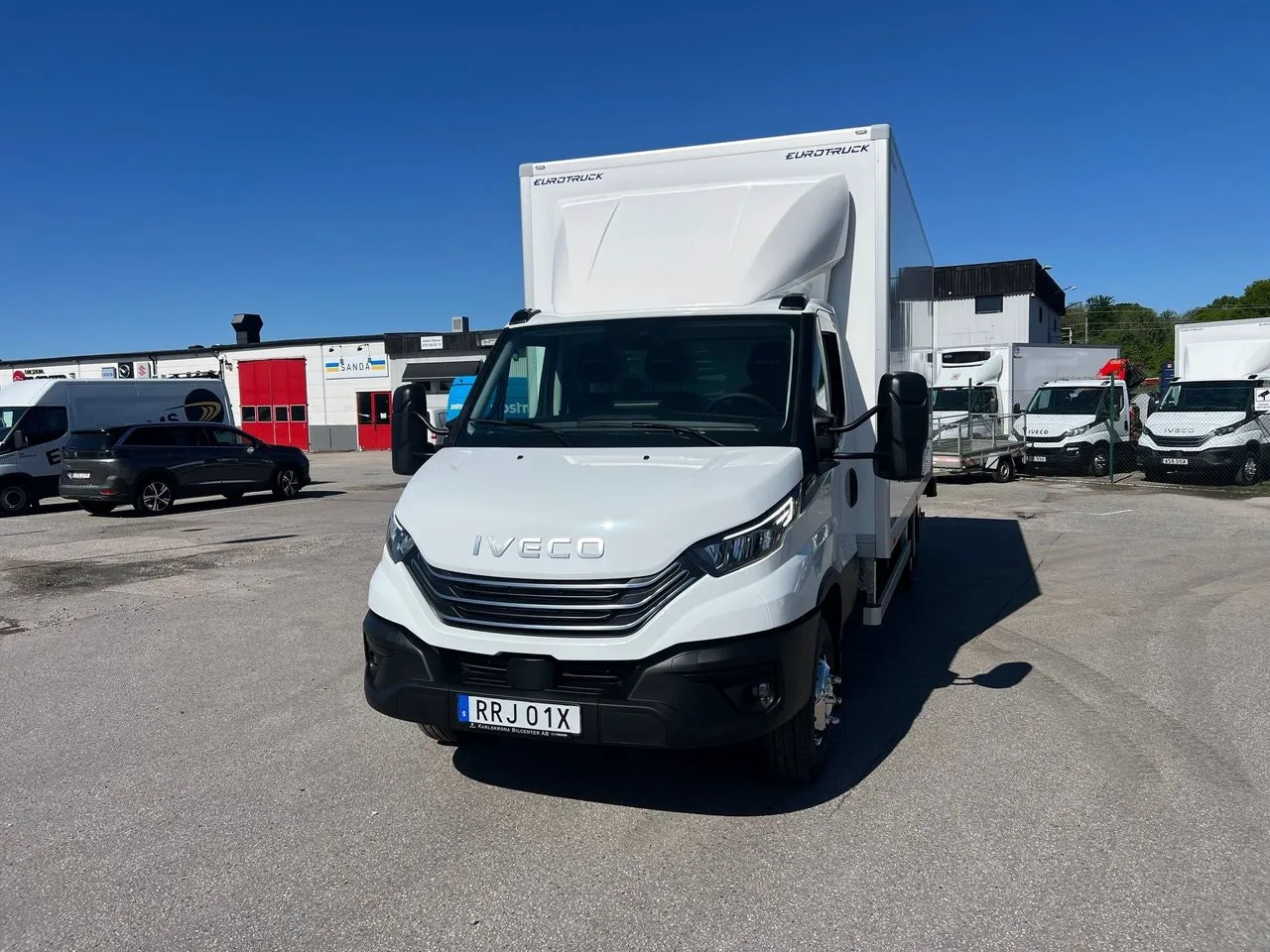 Vehicle image 14