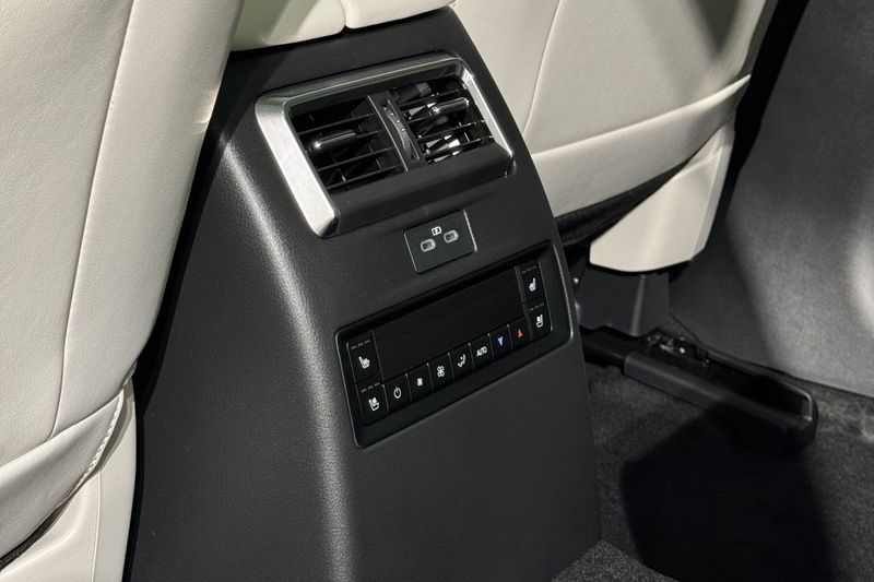 Mazda CX-80 bild 10