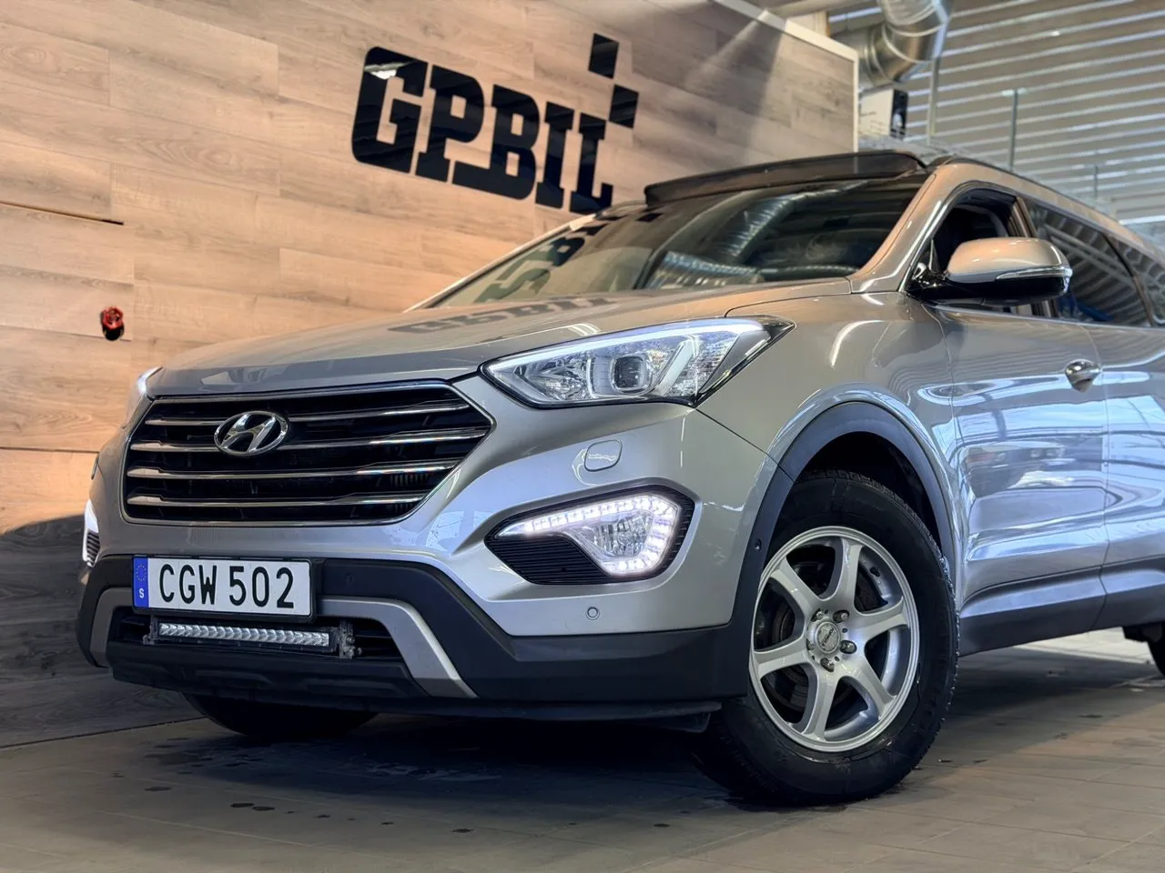 Vehicle image 3