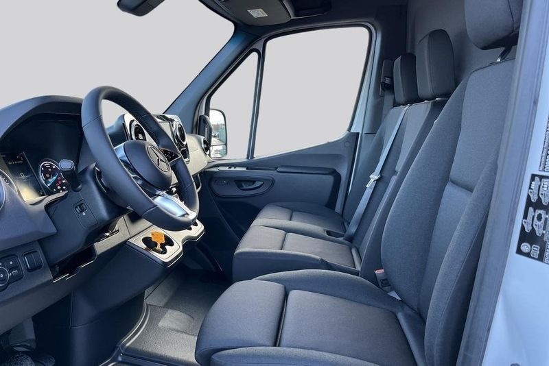 Mercedes e-Sprinter bild 8