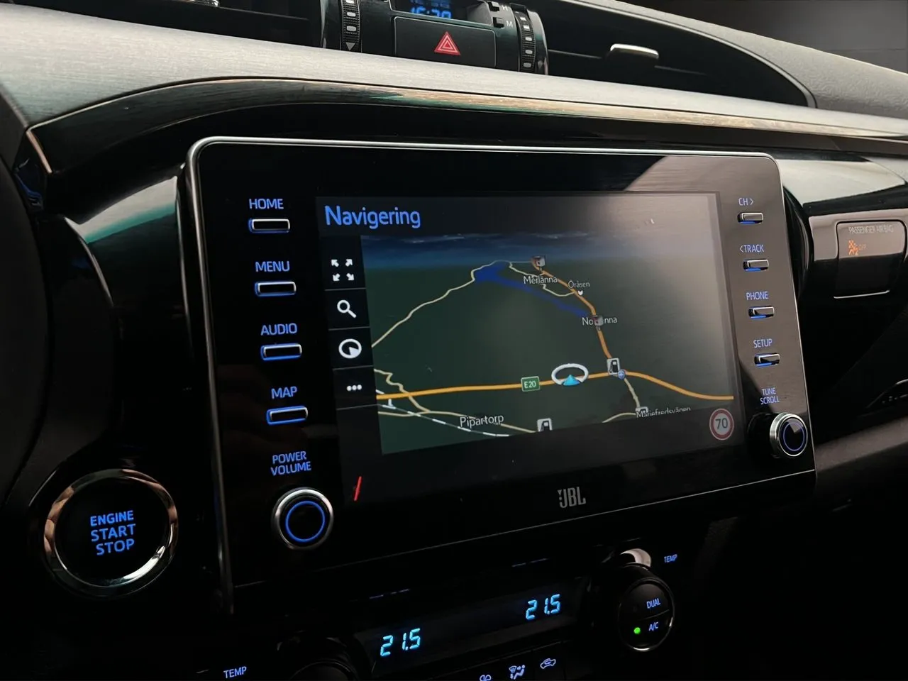 Vehicle image 21