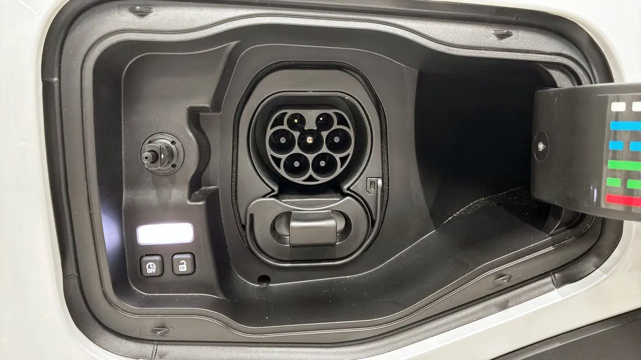 Vehicle image 21
