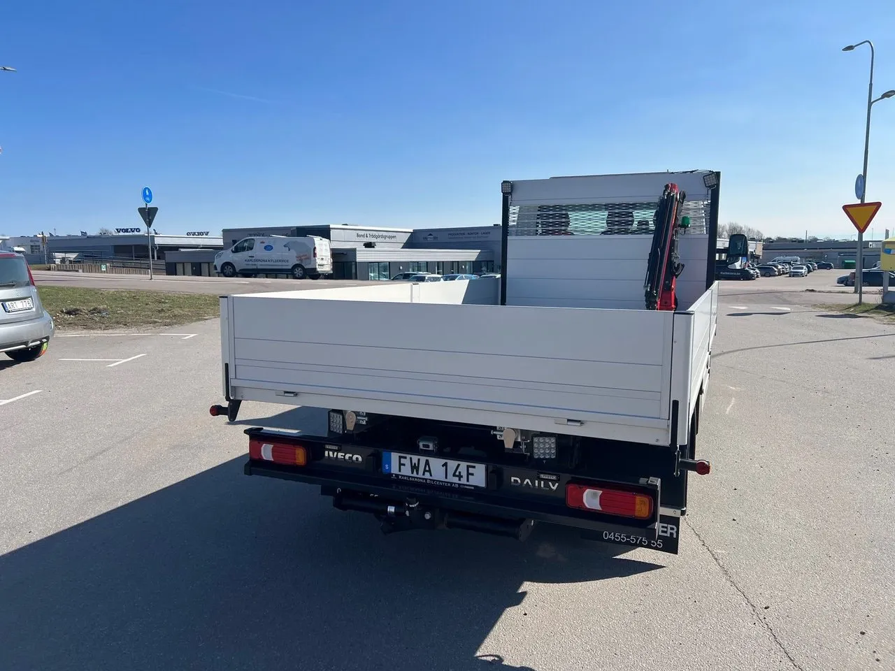 Vehicle image 17