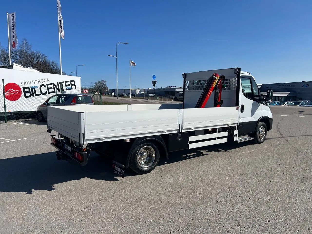 Vehicle image 14