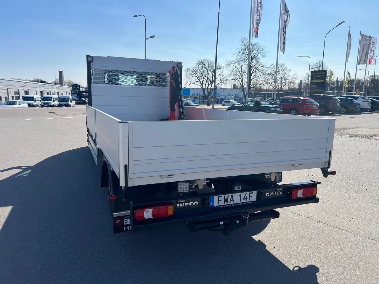 Vehicle image 19