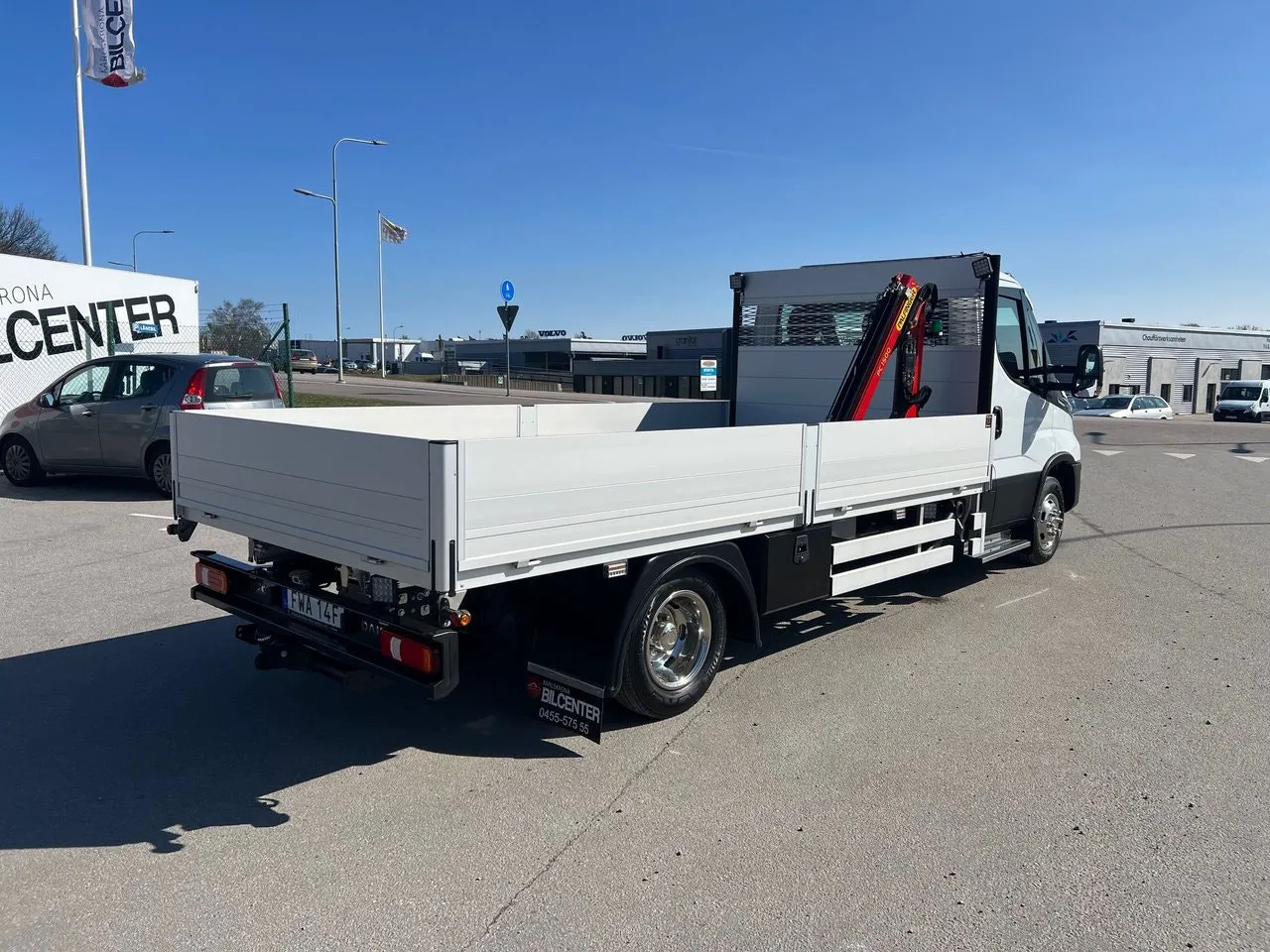 Vehicle image 15