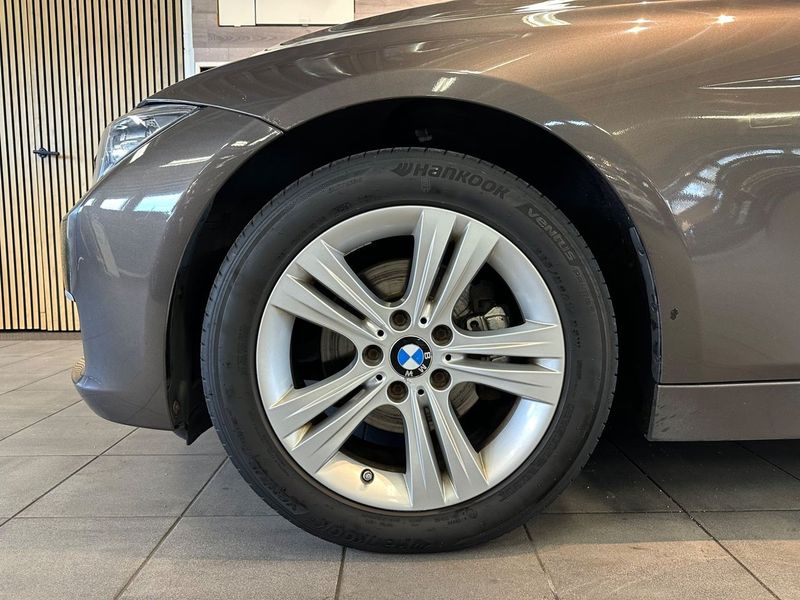 BMW 320 bild 23