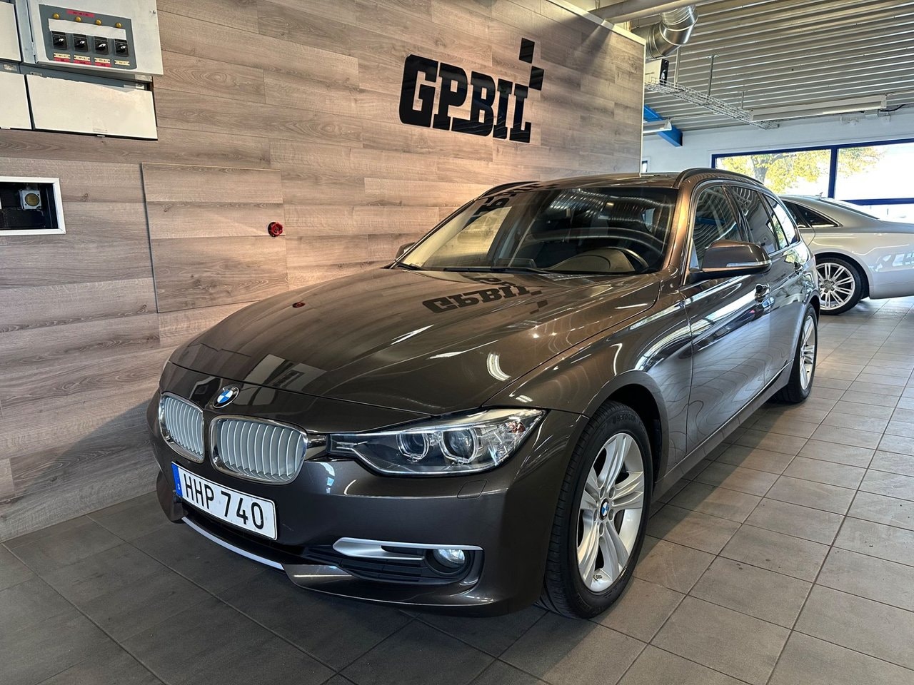 BMW 320