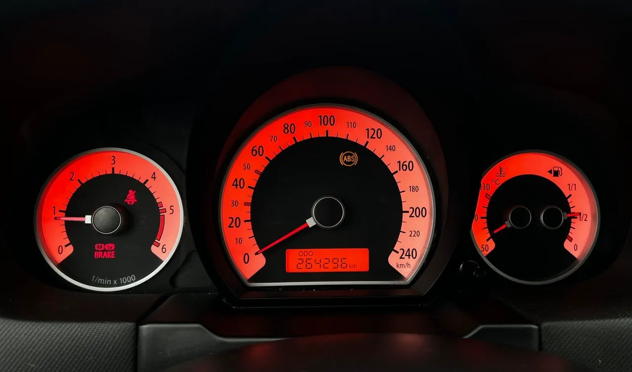 Vehicle image 14