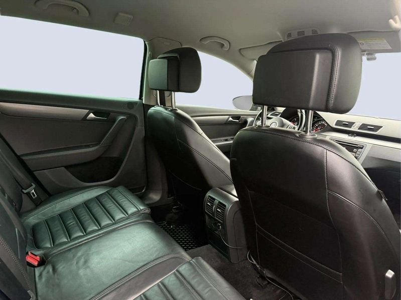 Volkswagen Passat bild 18
