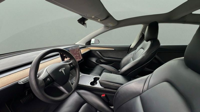 Tesla Model 3 bild 9