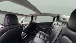 Tesla Model 3 bild 12
