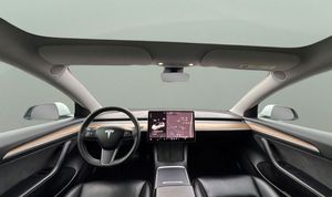Tesla Model 3 bild 10