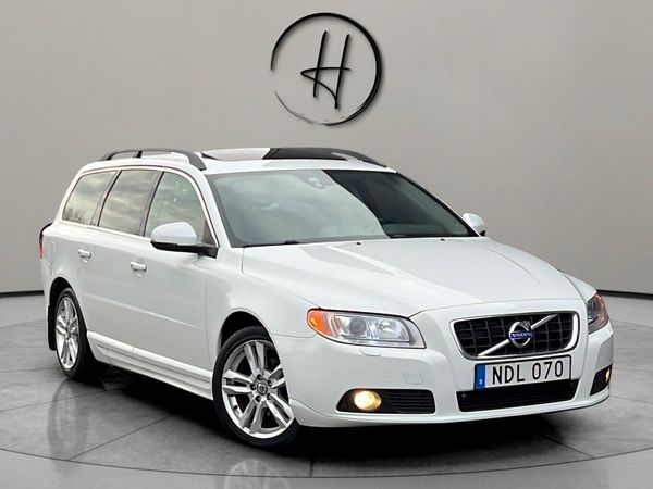 Volvo V70 D4 Skinn NAVI Dragkork Taklucka Nybytt kamrem Keyless - 2013