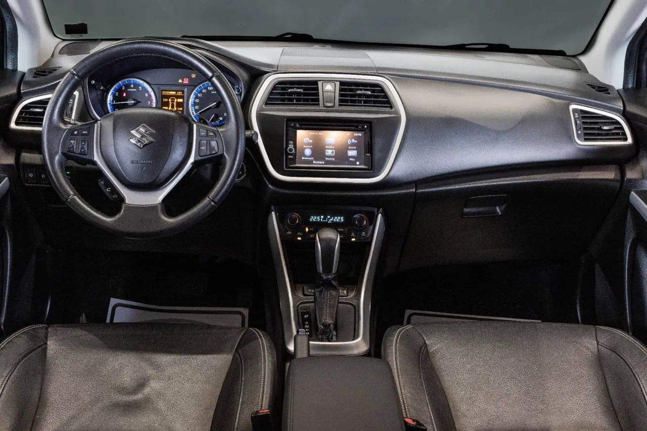 Vehicle image 15