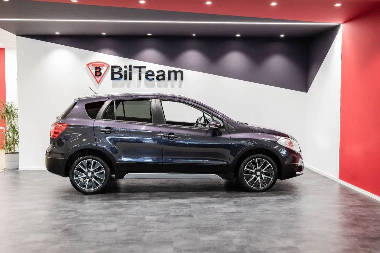 Vehicle image 11