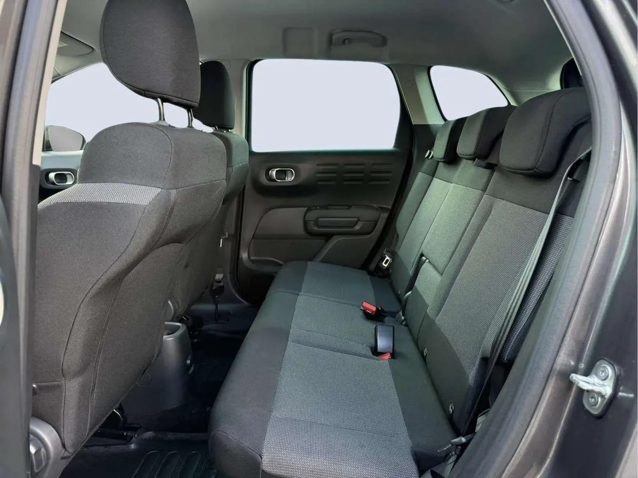 Vehicle image 14