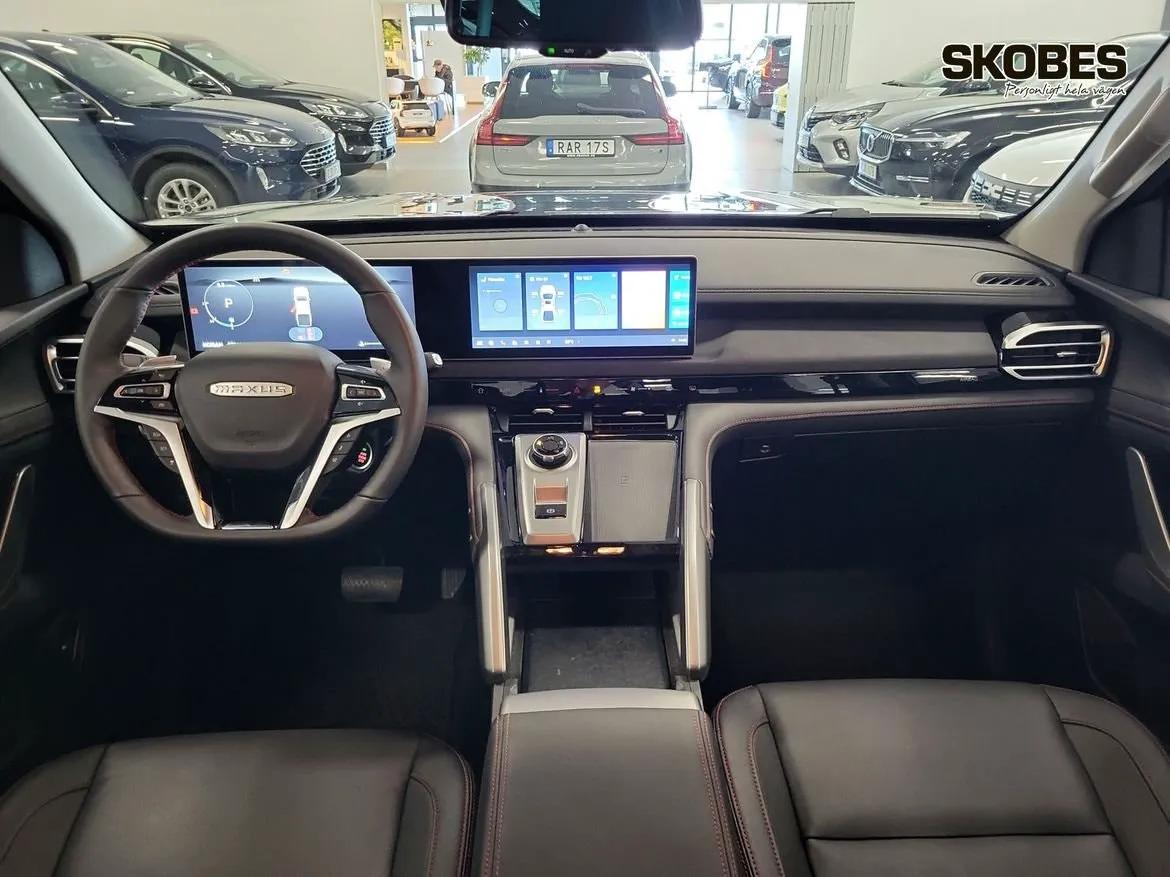 Vehicle image 10