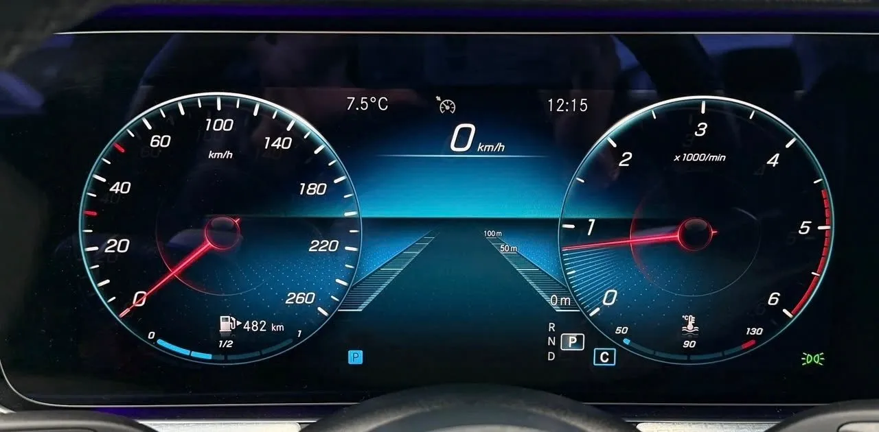 Vehicle image 15