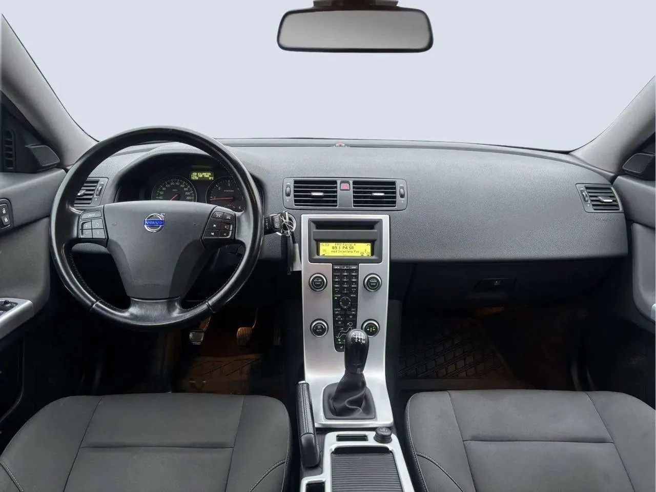 Vehicle image 17