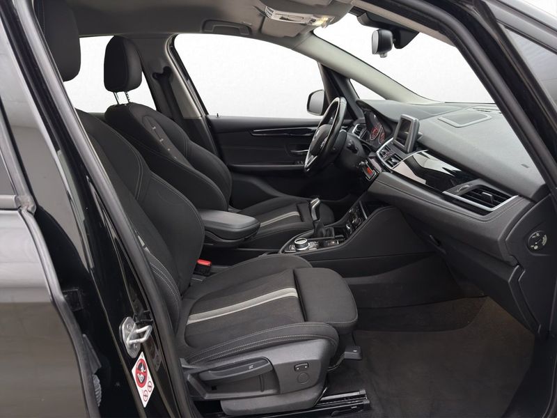 BMW 218 bild 9