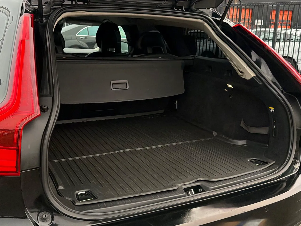 Vehicle image 21