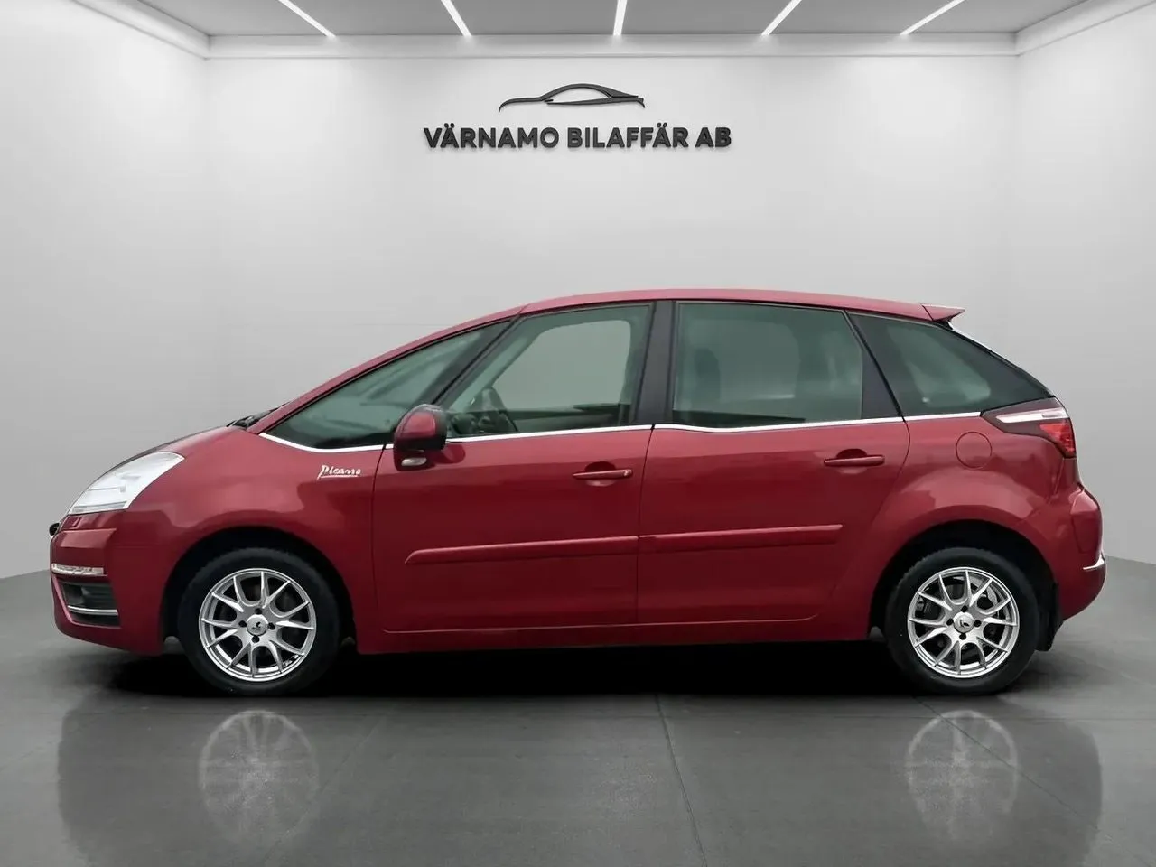 Vehicle image 1