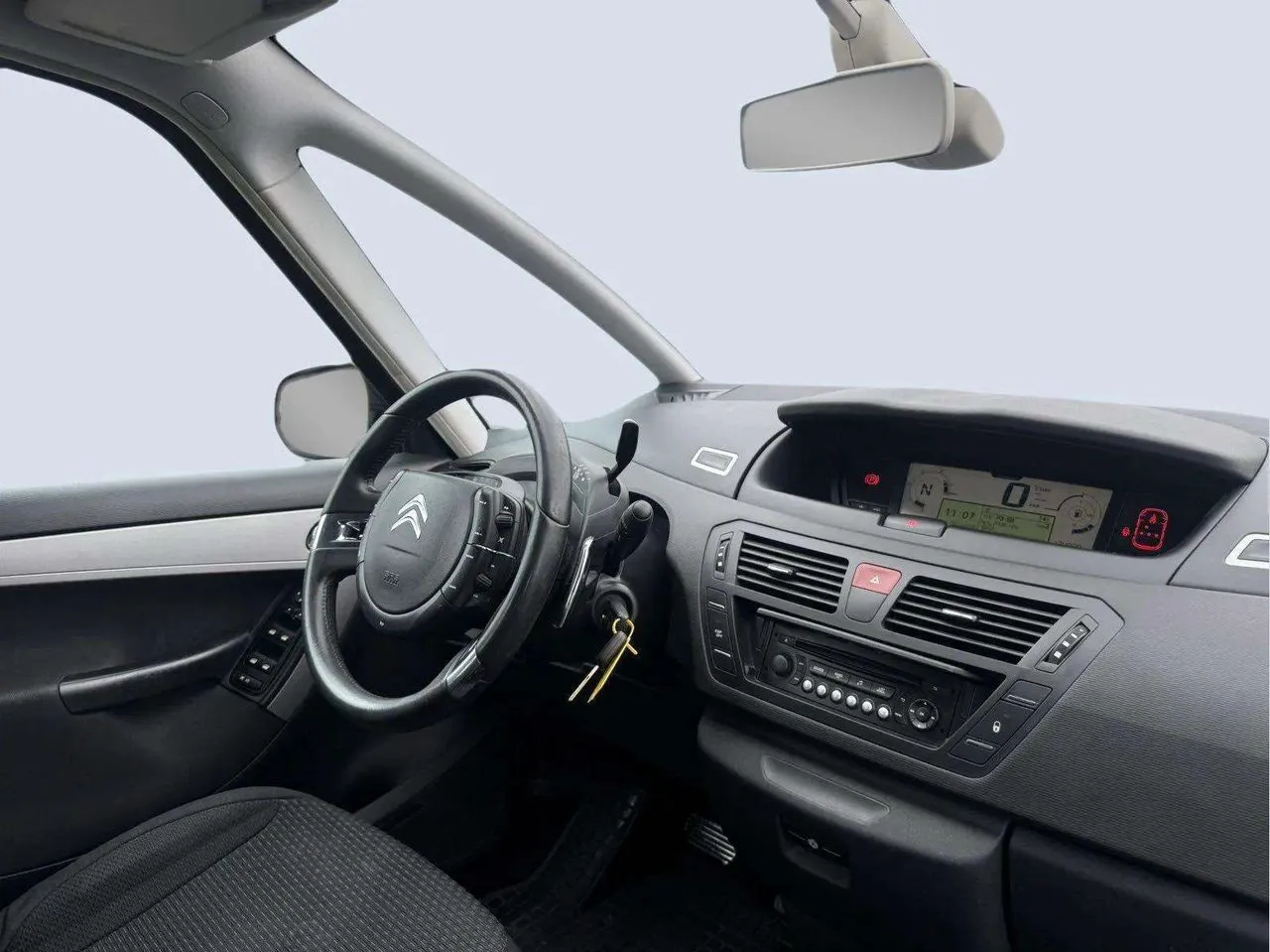 Vehicle image 18