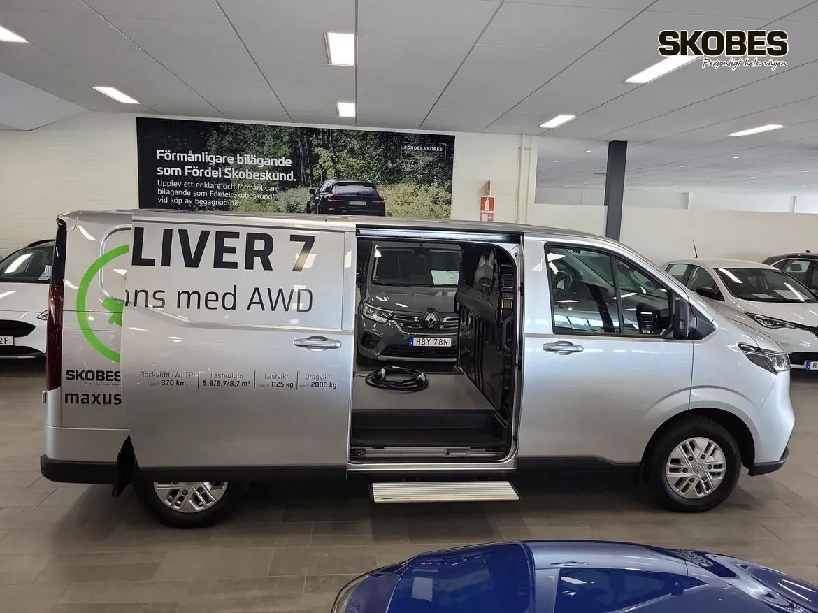 Vehicle image 16
