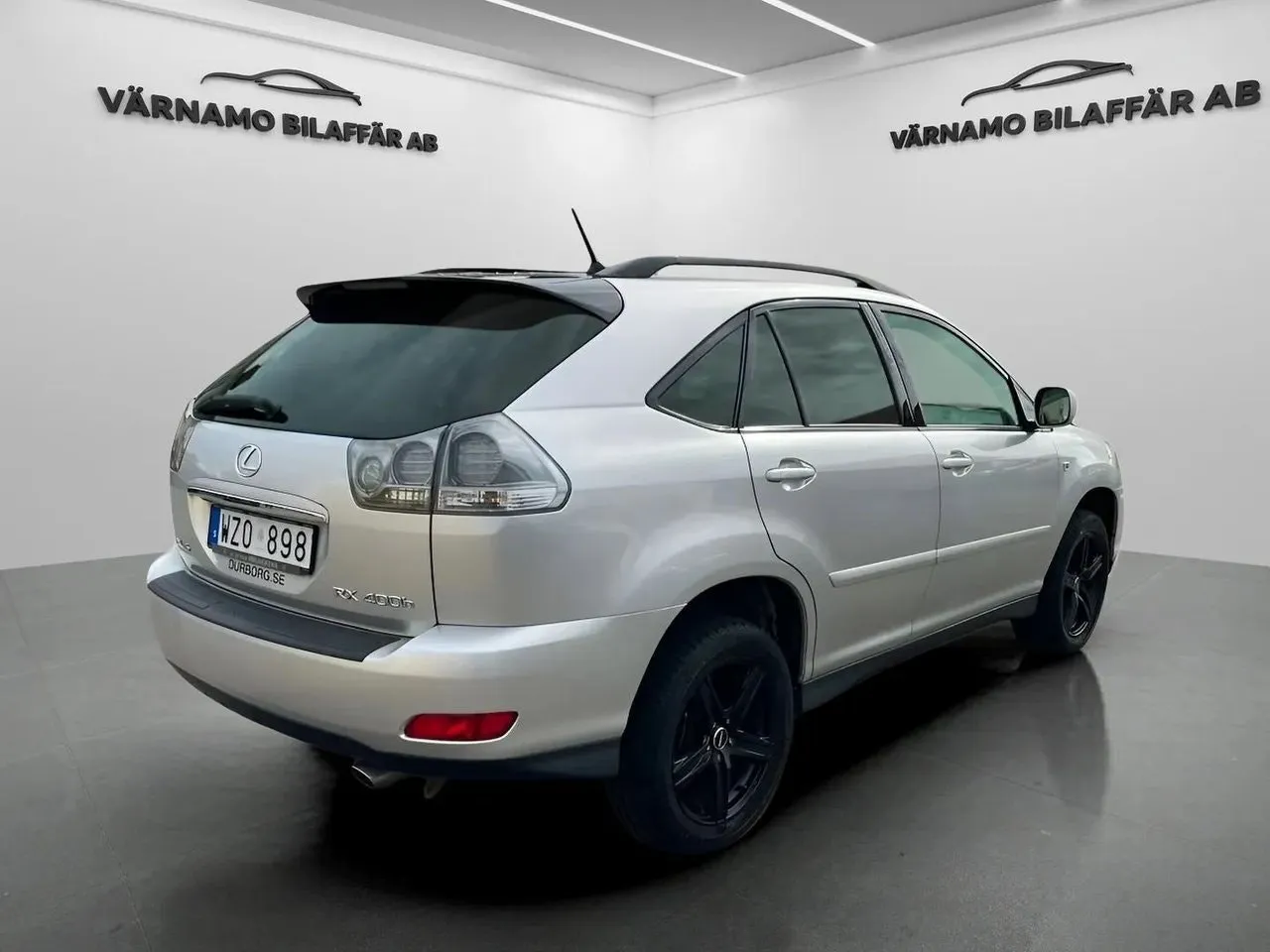 Vehicle image 3