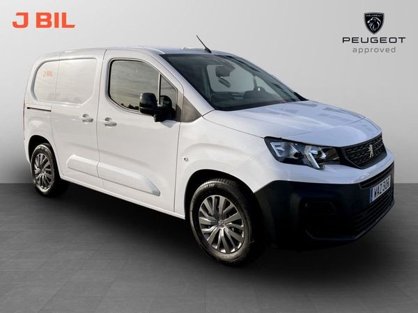 Peugeot e-Partner L1 PRO+ 50kWh CARPLAY NAVI FARTHÅLLARE - 2023