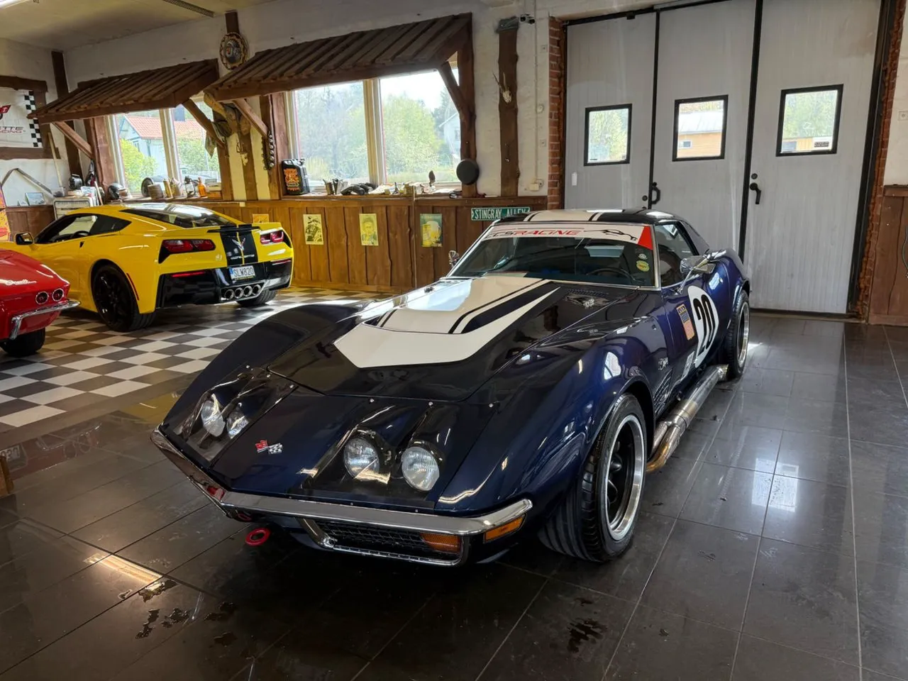 Vehicle image 11