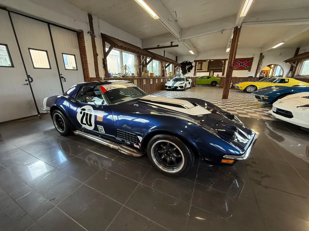 Vehicle image 18