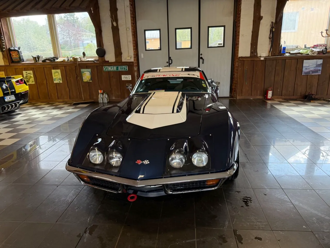 Vehicle image 12