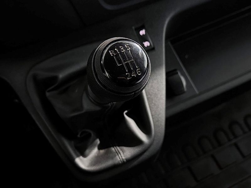 Nissan Interstar bild 20