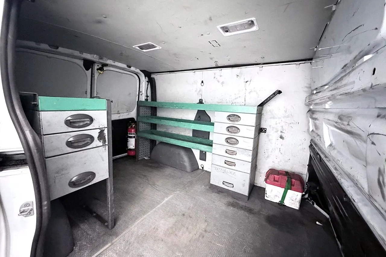 Vehicle image 11