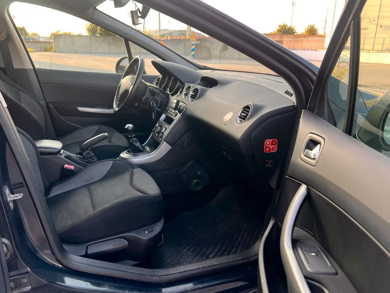 Vehicle image 6