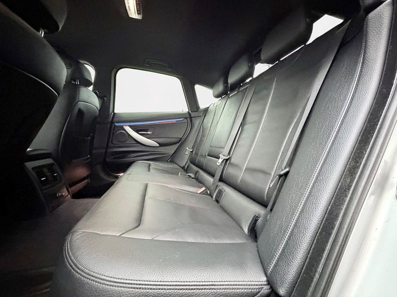 BMW 330 bild 15