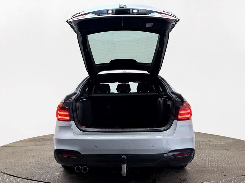 BMW 330 bild 8