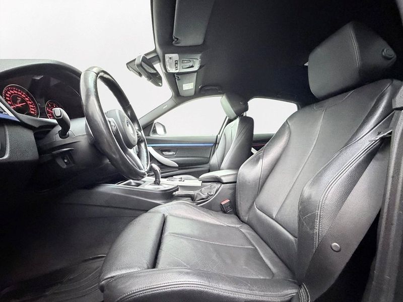 BMW 330 bild 12