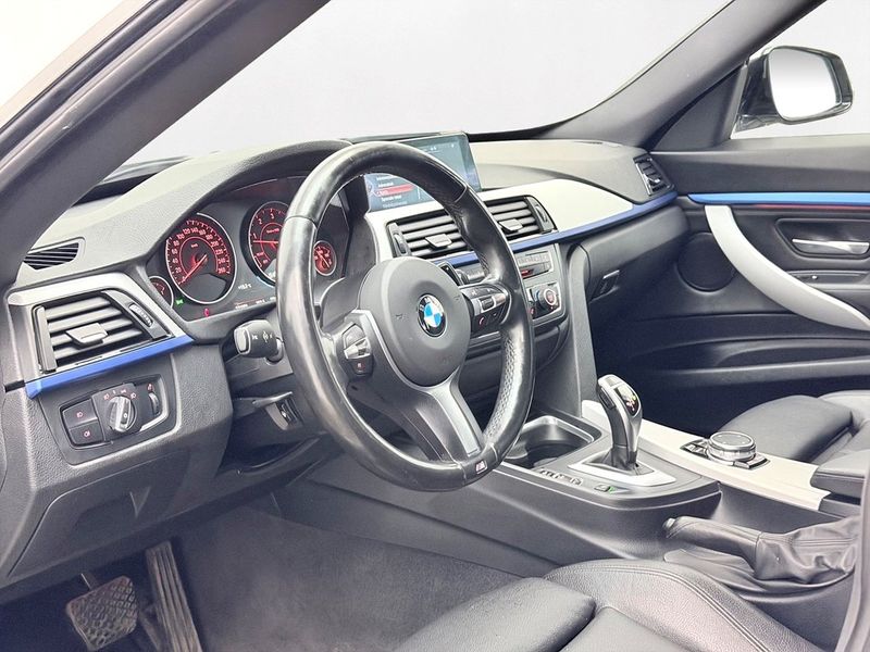 BMW 330 bild 13