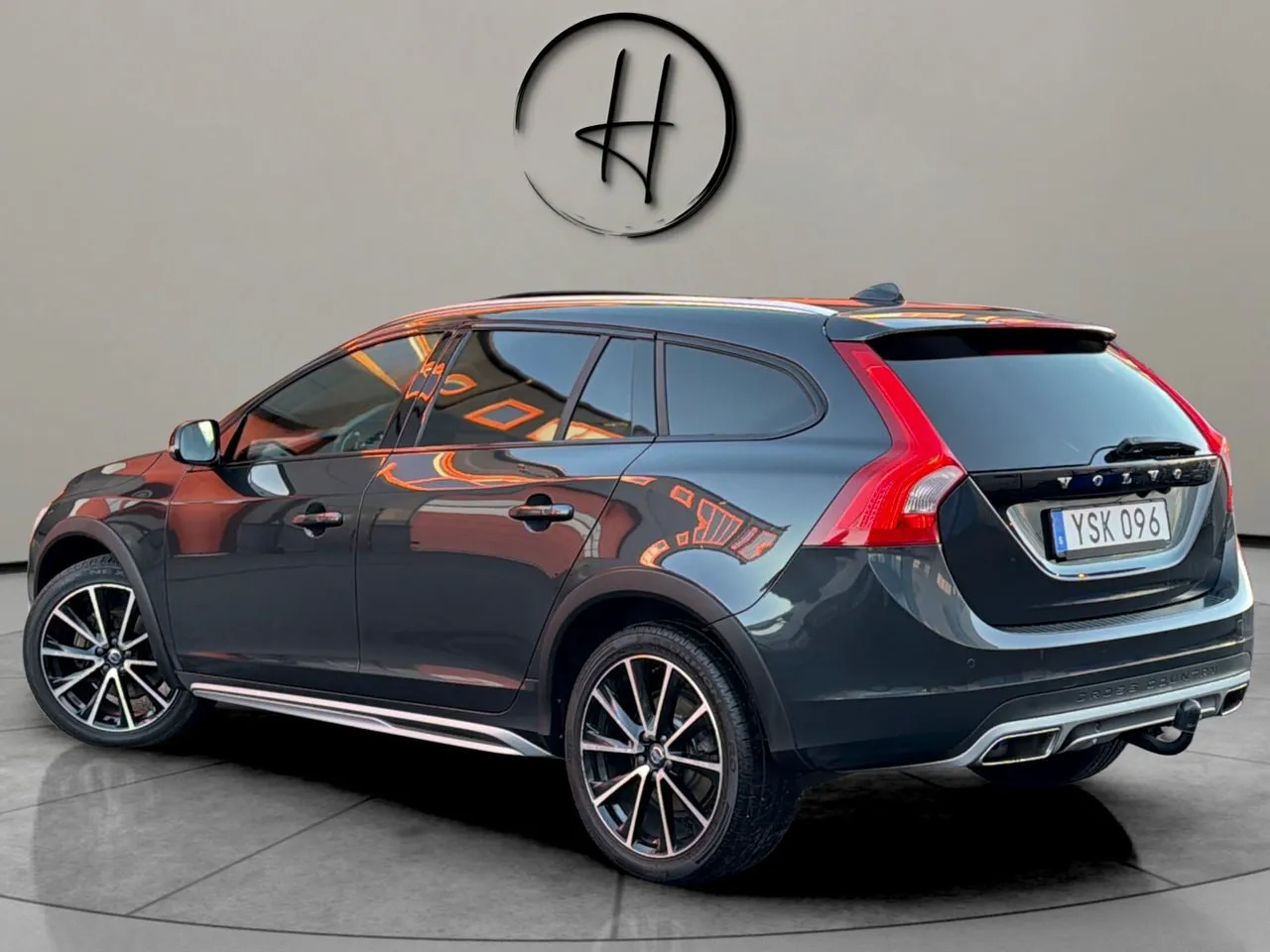 Vehicle image 7